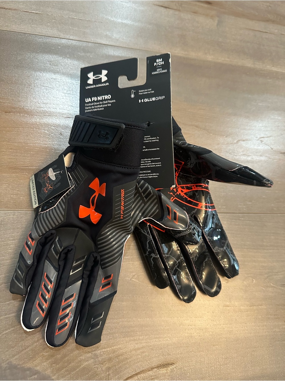 Under Armour UA F9 Nitro Men's Football Gloves Black and Red